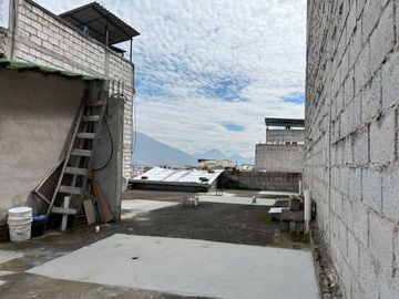 CARAPUNGO CASA EN VENTA 210m2 CON LOCAL COMERCIAL