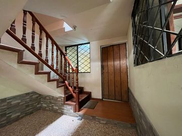 CARAPUNGO CASA EN VENTA 210m2 CON LOCAL COMERCIAL