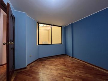 CARAPUNGO CASA EN VENTA 210m2 CON LOCAL COMERCIAL