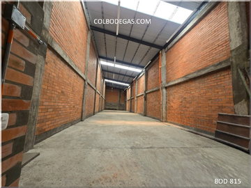 BUSCAS BODEGA DE 245 METROS2, ¡Oportunidad única! Renta ahora nuestra espaciosa en una ubicación privilegiada con altura de 8 metros.