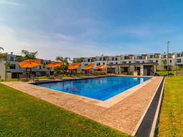CASA EN VENTA A 10 MIN DEL TEC MONTERREY CAMPUS CUERNAVACA CON ALBERCA Y PALAPA