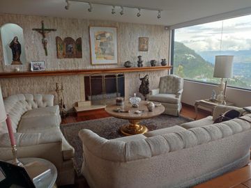 Venta Departamento González Suárez 330 m. 3 Dorm. $450.000