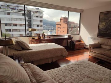 Venta Departamento González Suárez 330 m. 3 Dorm. $450.000
