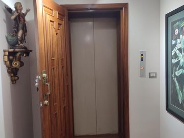 Venta Departamento González Suárez 330 m. 3 Dorm. $450.000