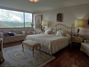 Venta Departamento González Suárez 330 m. 3 Dorm. $450.000