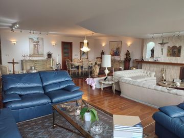 Venta Departamento González Suárez 330 m. 3 Dorm. $450.000