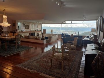 Venta Departamento González Suárez 330 m. 3 Dorm. $450.000