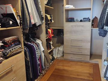 Venta Departamento González Suárez 330 m. 3 Dorm. $450.000