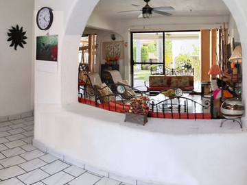 RENTA: CASA EN CONDOMINIO HORIZONTAL