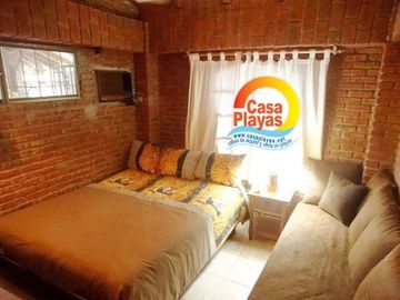 Casa frente al mar de Venta en Playas Villamil, 2.800 mts.