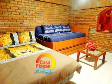 Casa frente al mar de Venta en Playas Villamil, 2.800 mts.