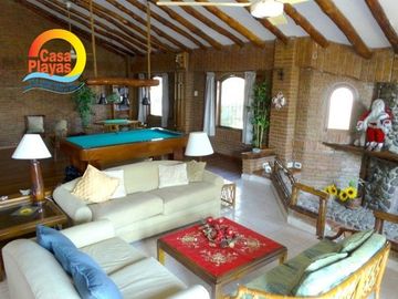 Casa frente al mar de Venta en Playas Villamil, 2.800 mts.