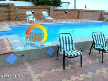 Casa frente al mar de Venta en Playas Villamil, 2.800 mts.