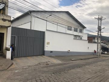 Venta Amplio Galpon Sector Amaguaña