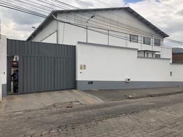 Venta Amplio Galpon Sector Amaguaña
