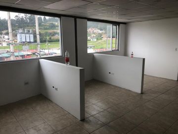 Venta Amplio Galpon Sector Amaguaña