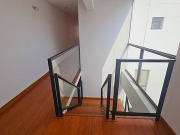 DEPARTAMENTO EN VENTA CON VISTA LATERAL A MAR EN MIRAFLORES