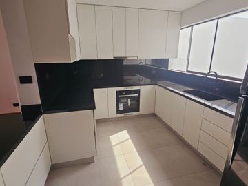 DEPARTAMENTO EN VENTA CON VISTA LATERAL A MAR EN MIRAFLORES