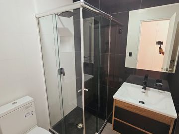 DEPARTAMENTO EN VENTA CON VISTA LATERAL A MAR EN MIRAFLORES