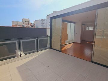 DEPARTAMENTO EN VENTA CON VISTA LATERAL A MAR EN MIRAFLORES