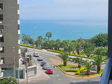 DEPARTAMENTO EN VENTA CON VISTA LATERAL A MAR EN MIRAFLORES