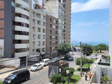 DEPARTAMENTO EN VENTA CON VISTA LATERAL A MAR EN MIRAFLORES
