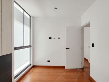 DEPARTAMENTO EN VENTA CON VISTA LATERAL A MAR EN MIRAFLORES