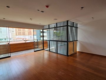 DEPARTAMENTO EN VENTA CON VISTA LATERAL A MAR EN MIRAFLORES