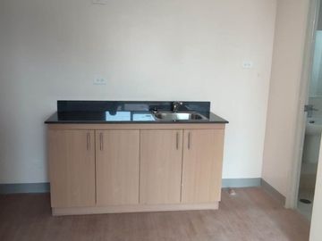 2bedroom condo in manila peninsula agdren near sm manila santa ana manila