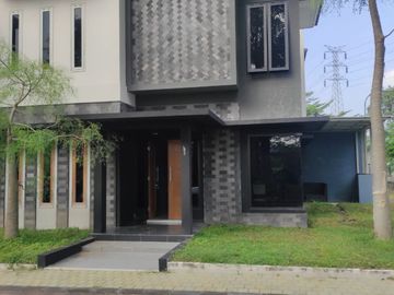 House for sale in residential complex at jl palagan km 10 sariharjo ngaglik sleman yogyakarta