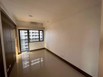 Get up to Php1M Discount for 2BR with Balcony in Mandaluyong City near MRT Shaw Blvd