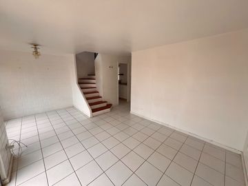 En Venta: Acogedora Casa de Dos Plantas en Peñuelas, Pje Di Giovo, Coquimbo