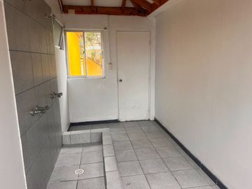 En Venta: Acogedora Casa de Dos Plantas en Peñuelas, Pje Di Giovo, Coquimbo