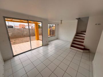 En Venta: Acogedora Casa de Dos Plantas en Peñuelas, Pje Di Giovo, Coquimbo