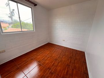 En Venta: Acogedora Casa de Dos Plantas en Peñuelas, Pje Di Giovo, Coquimbo
