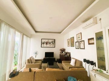 Dijual Rumah Siap Huni di Kebayoran Symphony dekat Club House