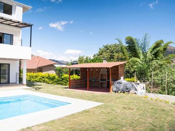 Casa de lujo en venta en Malacatos sector Los Ceibos
