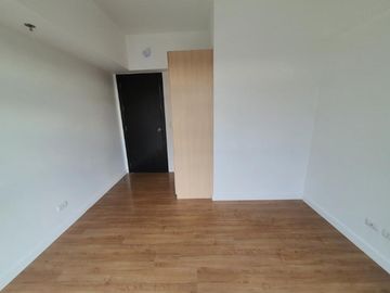 2-Bedroom Unit with Parking, The Veranda, Arca South, Taguig FOR SALE