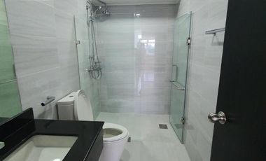 2-Bedroom Unit with Parking, The Veranda, Arca South, Taguig FOR SALE