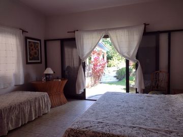AMPLIA CASA EN VENTA Y RENTA, CLUB DE GOLF STA. FE