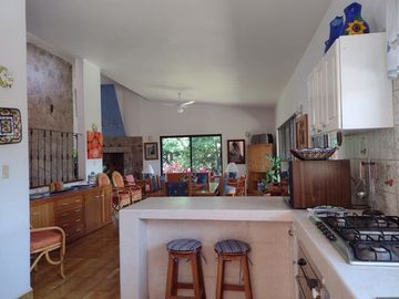 AMPLIA CASA EN VENTA Y RENTA, CLUB DE GOLF STA. FE