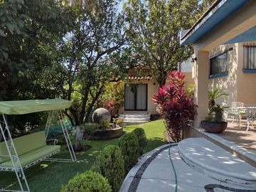 AMPLIA CASA EN VENTA Y RENTA, CLUB DE GOLF STA. FE