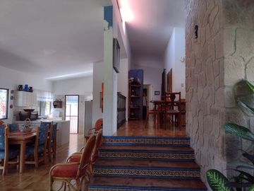 AMPLIA CASA EN VENTA Y RENTA, CLUB DE GOLF STA. FE