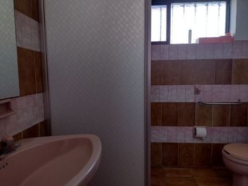 AMPLIA CASA EN VENTA Y RENTA, CLUB DE GOLF STA. FE