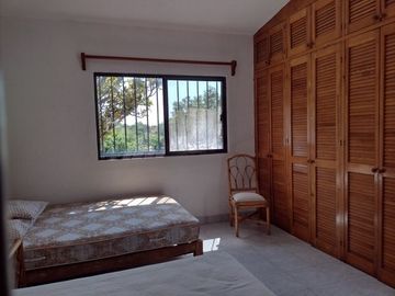 AMPLIA CASA EN VENTA Y RENTA, CLUB DE GOLF STA. FE
