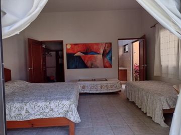 AMPLIA CASA EN VENTA Y RENTA, CLUB DE GOLF STA. FE