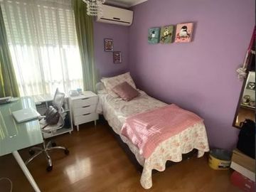 Excelente Casa En Condominio Conjunto Parque Cousiño. 5d/3b