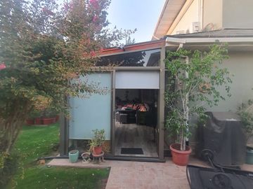 Excelente Casa En Condominio Conjunto Parque Cousiño. 5d/3b