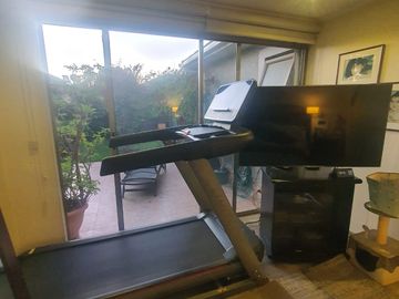 Excelente Casa En Condominio Conjunto Parque Cousiño. 5d/3b