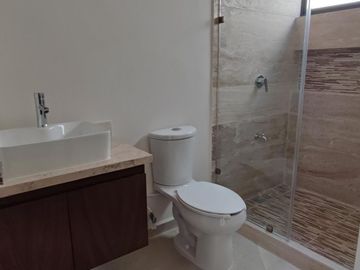 VENTA CASA NUEVA EN FRAC. TAMORA DE 3 RECAMARAS MAS CUARTO DE SERVICIO